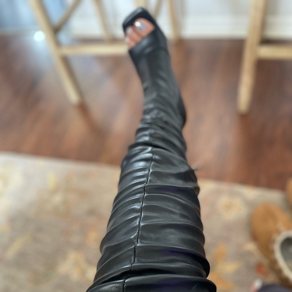 Thigh high open toe boots 8 - Picture 10 of 11